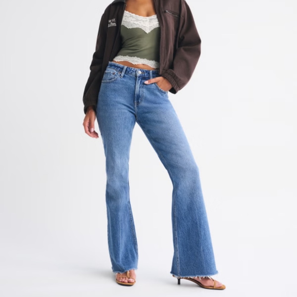 Abercrombie Curve Love Vintage Flare High Rise Jeans short 27